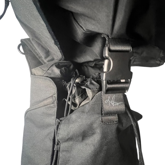 Nike Kyrie Irving Basketball Backpack – Black, Drawstring Top, Pre-Owned - Picture 7 of 11